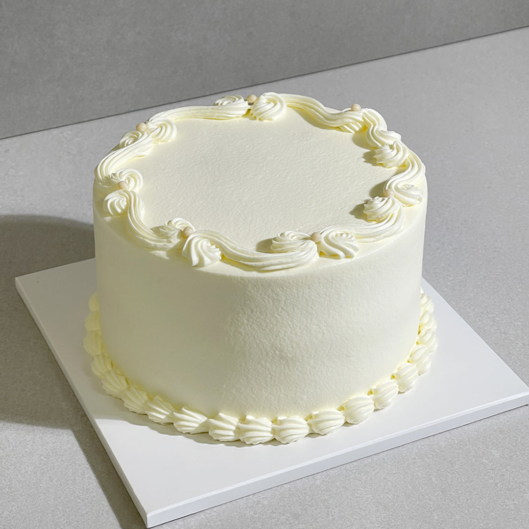 B19. Lace Icing Cake